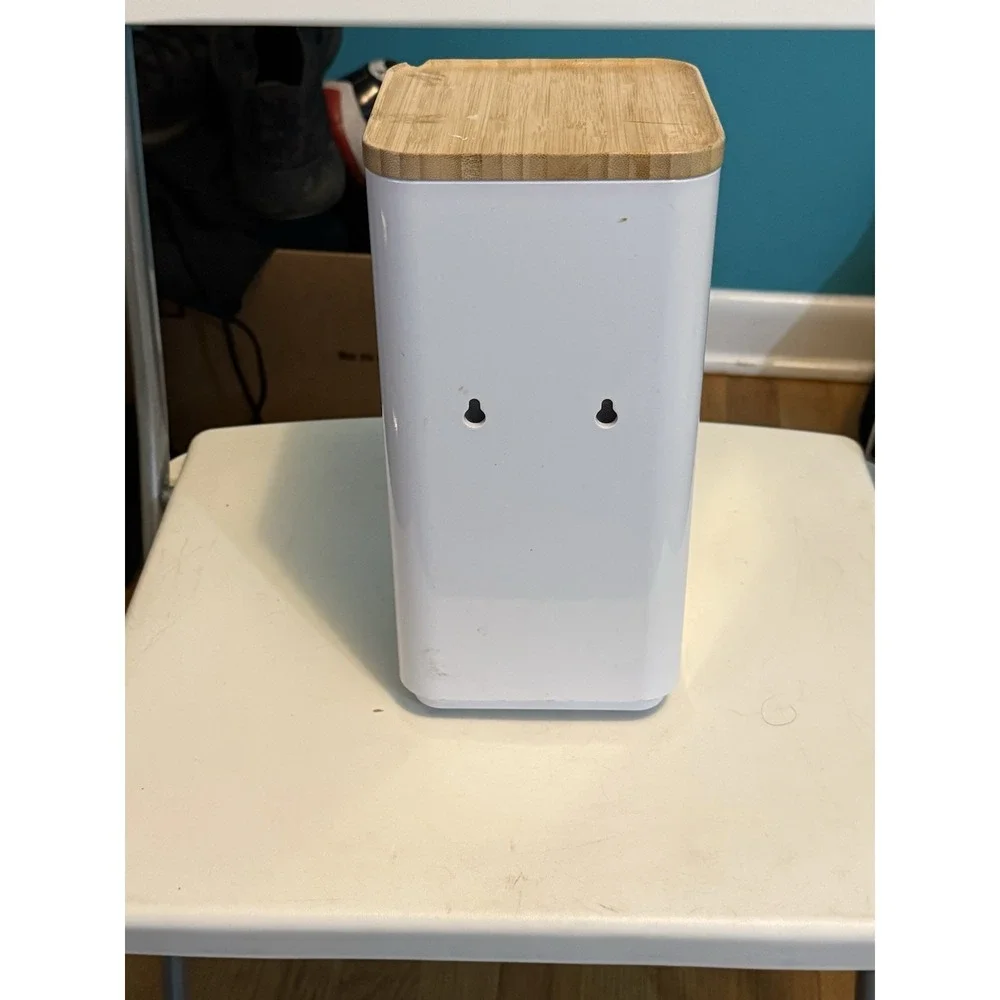 DOGNESS Wi-Fi Pet Camera with Treat Dispenser, Good Condition, No‎ Power Cord